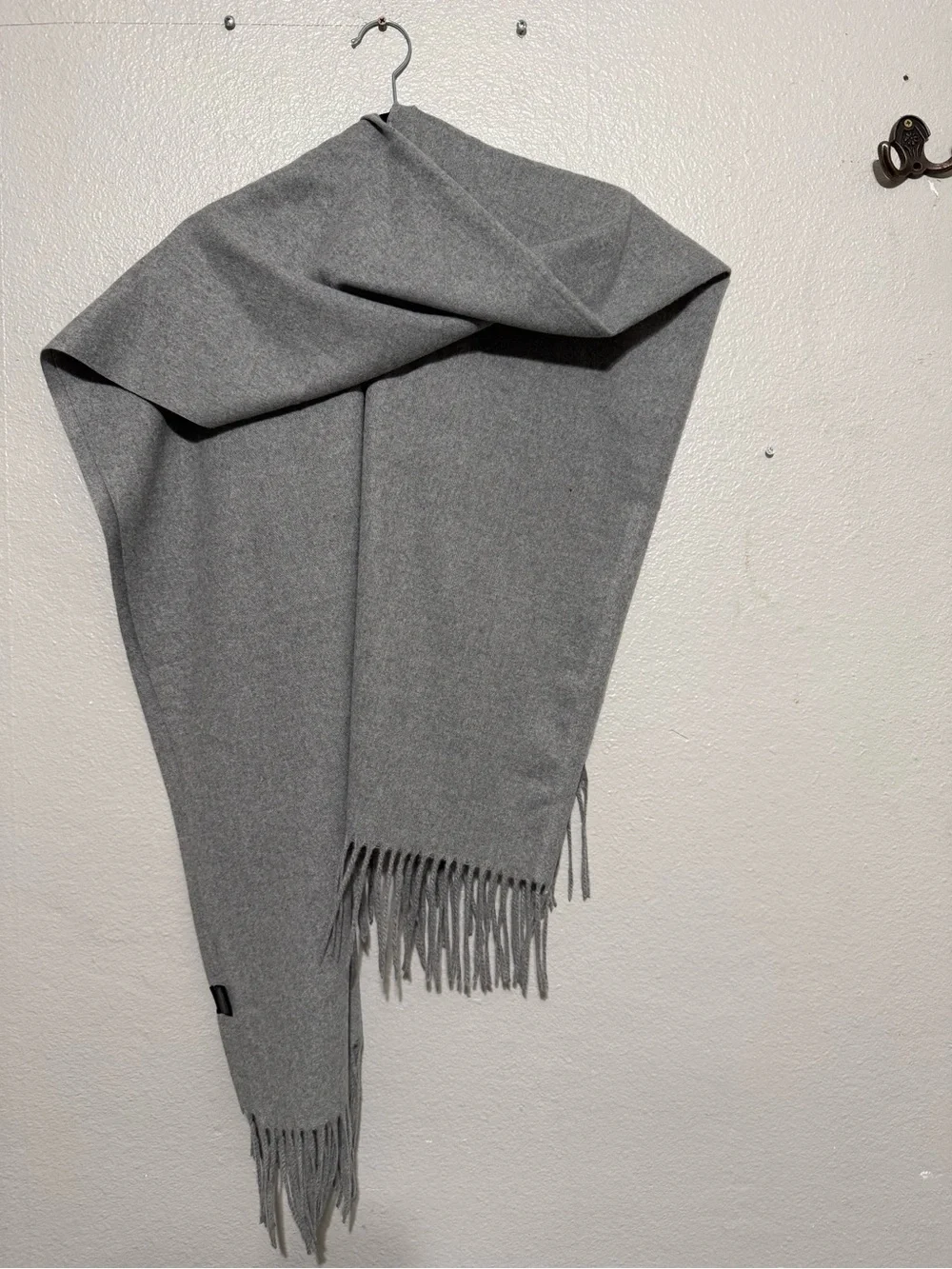 JE'T'ADORE Grey Rhinestone Cashmere Blend Fringed Scarf